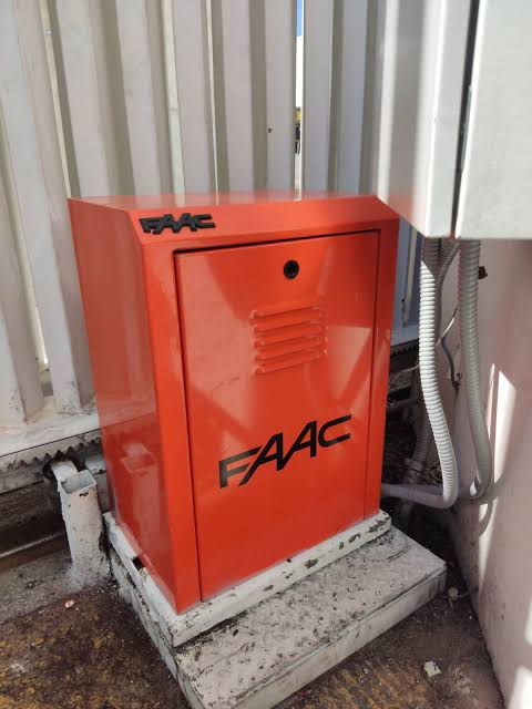 MOTOR FAAC 884 3HP TRIFASICO 3500 KG PARA PORTON CORREDIZO USO RUDO